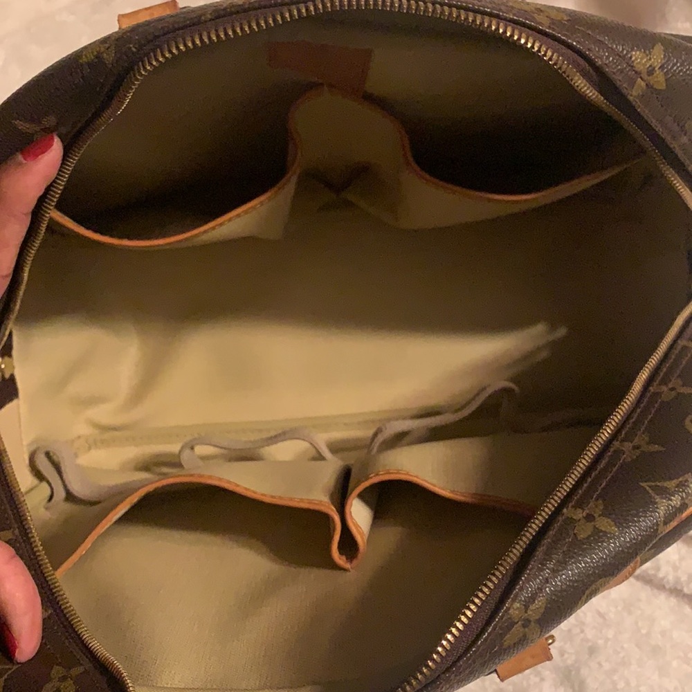 Louis Vuitton Deauville, Made in Paris, France. $595 Good condition. - Picture 4 of 10